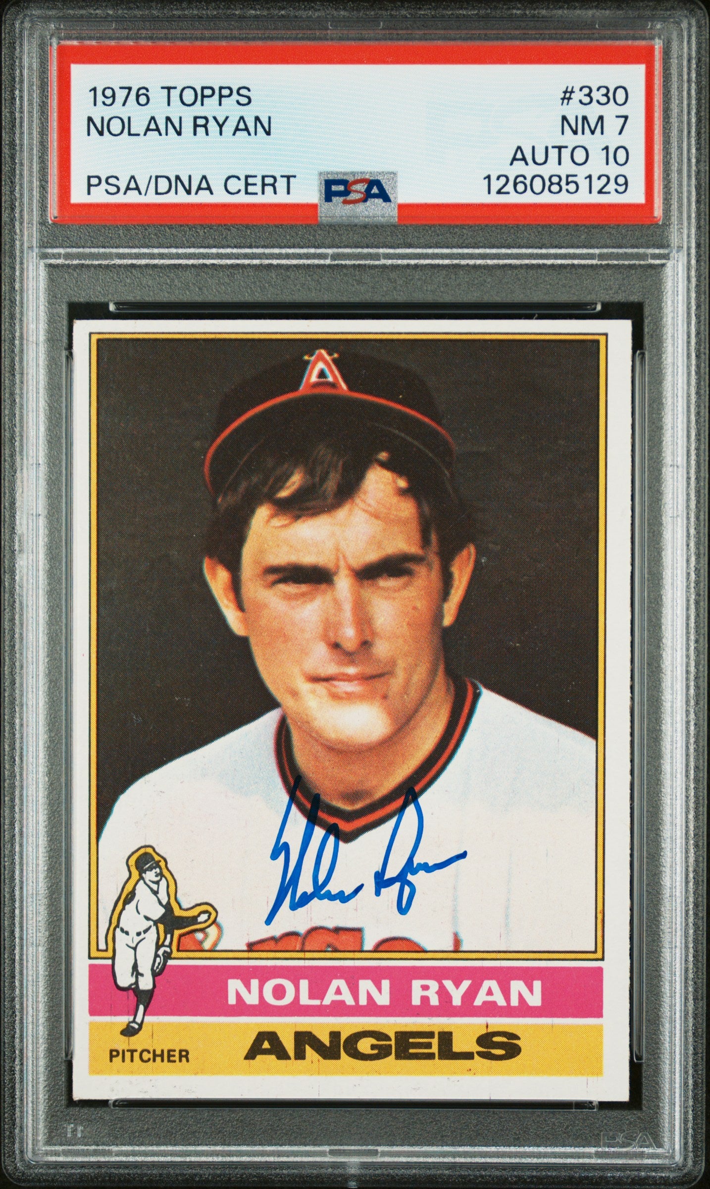 1976 Topps #330 Nolan Ryan PSA 7 / 10 AUTO Autograph