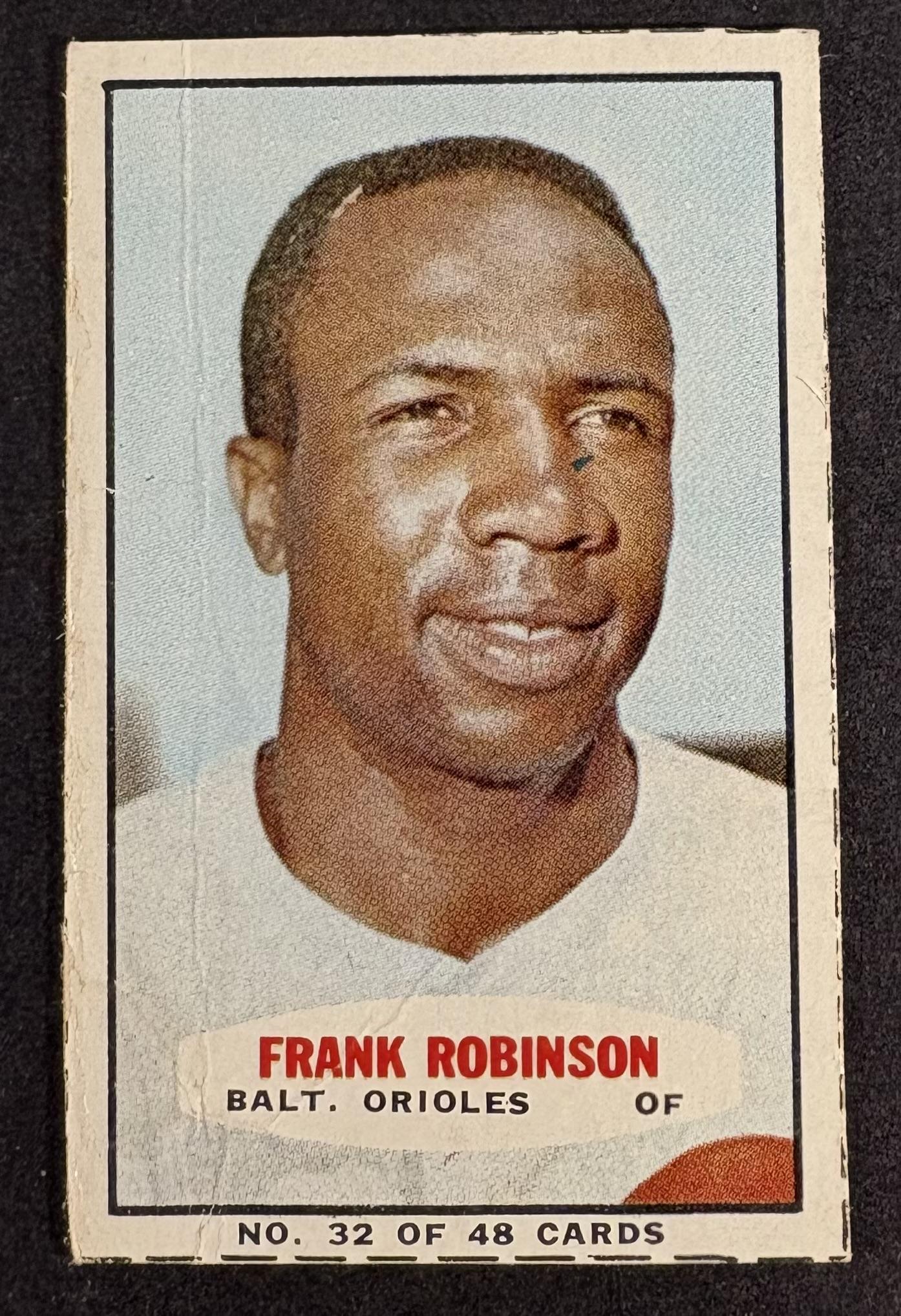 1966 Bazooka #32 Frank Robinson (crease)