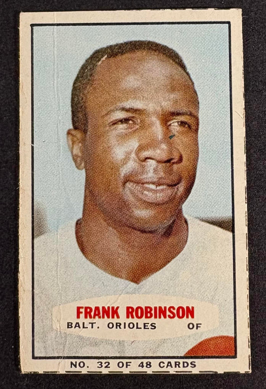 1966 Bazooka #32 Frank Robinson (crease)